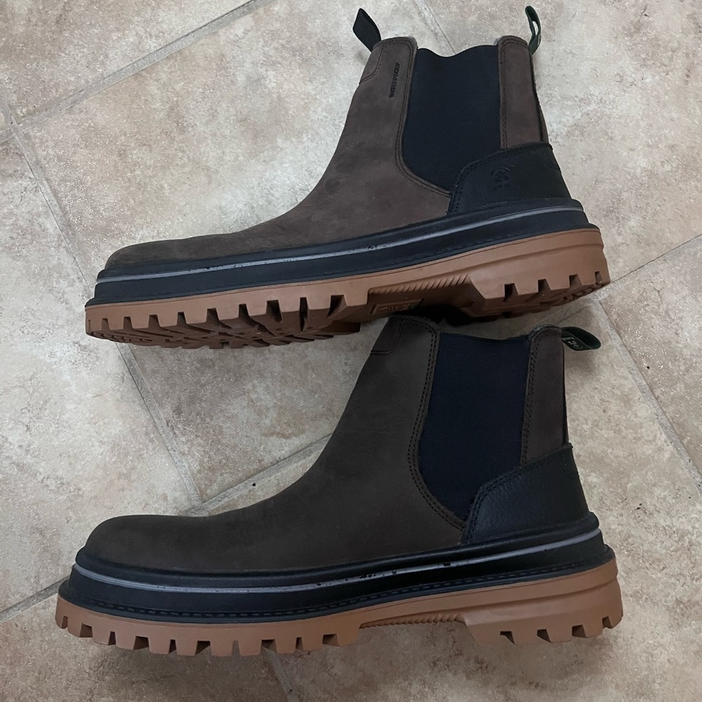 Kamik waterproof boots. Never worn but purchased too big for me. Size 11